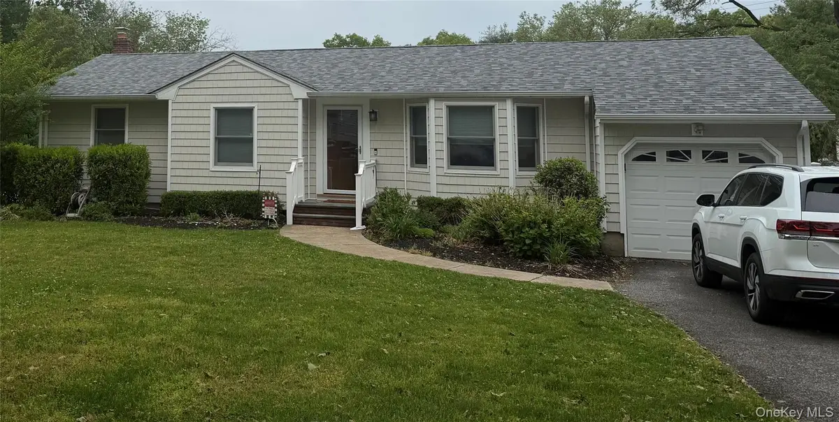 7 Edscho Lane, Commack, NY 11725 - #1