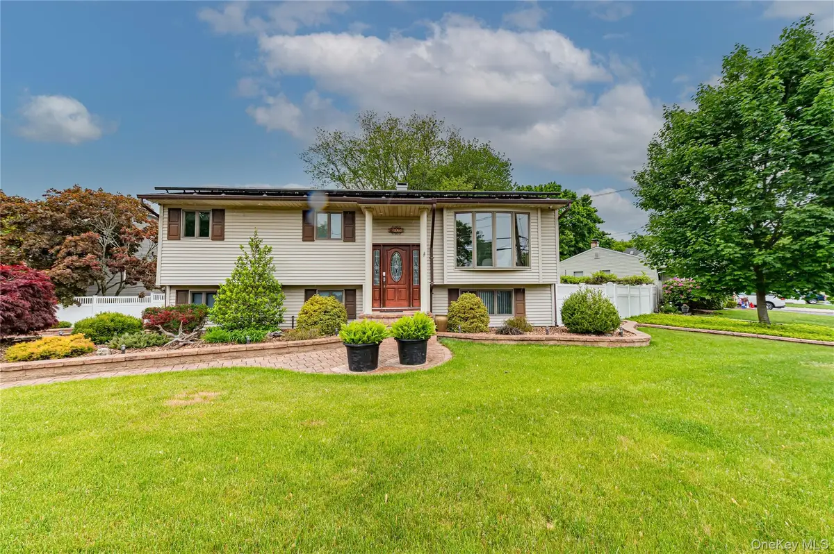 1603 Lad Avenue, Medford, NY 11763 - #1