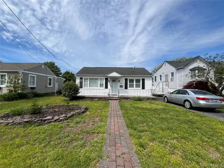 84 Boylan Lane, Blue Point, NY 11715 - #2
