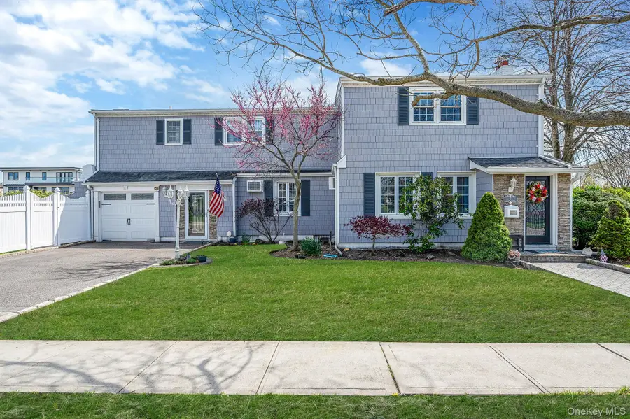 2 Sutton Place, Massapequa, NY 11758 - #3
