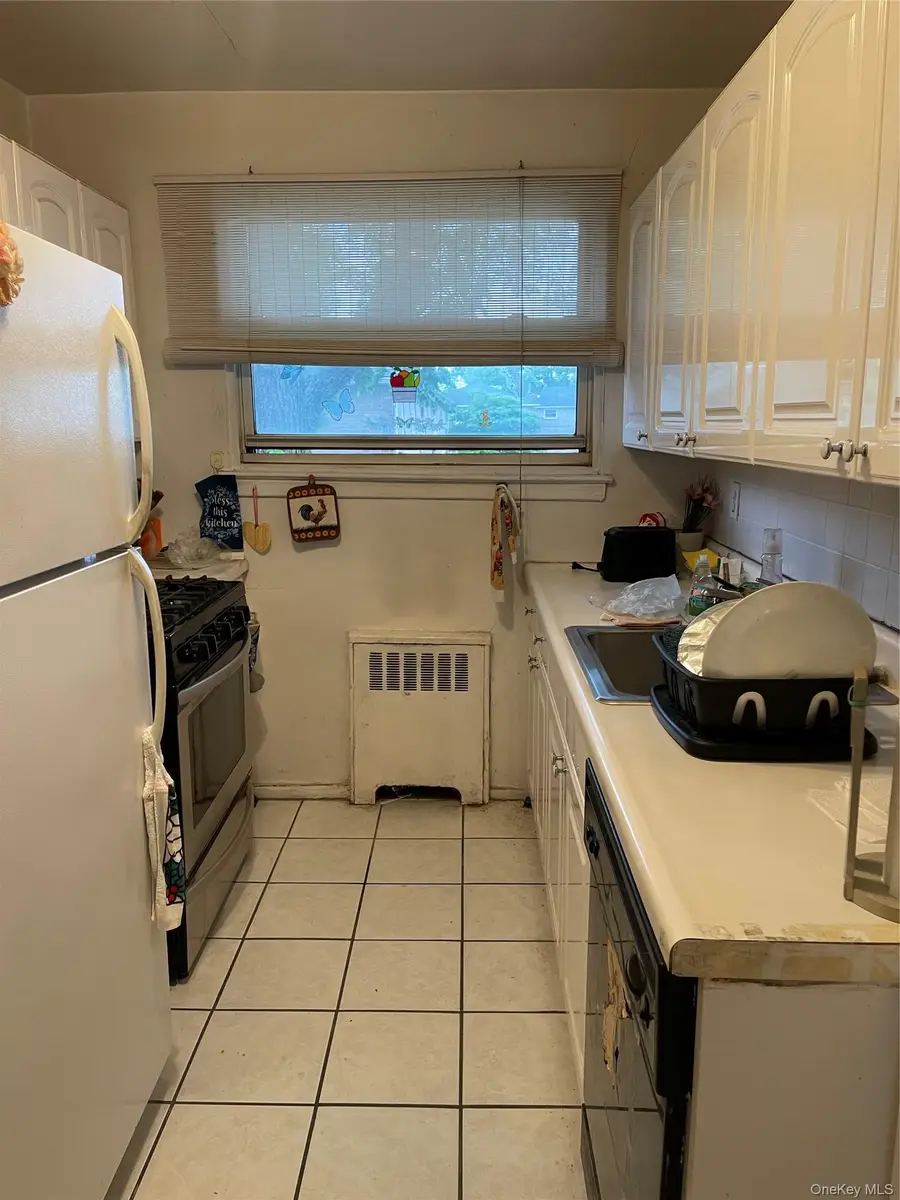 81-14 Langdale Street #249B, New Hyde Park, NY 11040 - #2