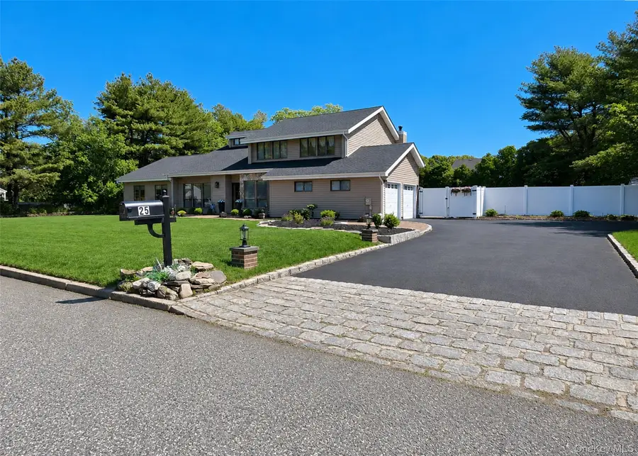 25 Vineyard Way, Mount Sinai, NY 11766 - #2