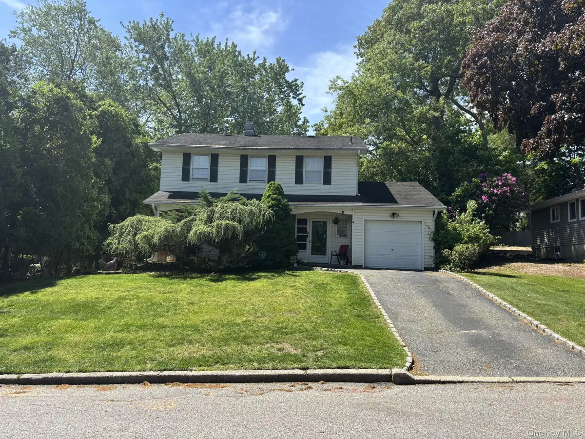 4 Deepdale, Rocky Point, NY 11778 - #1