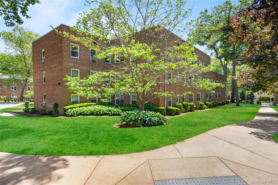 1 Edwards Street #2D, Roslyn Heights, NY 11577 - #2