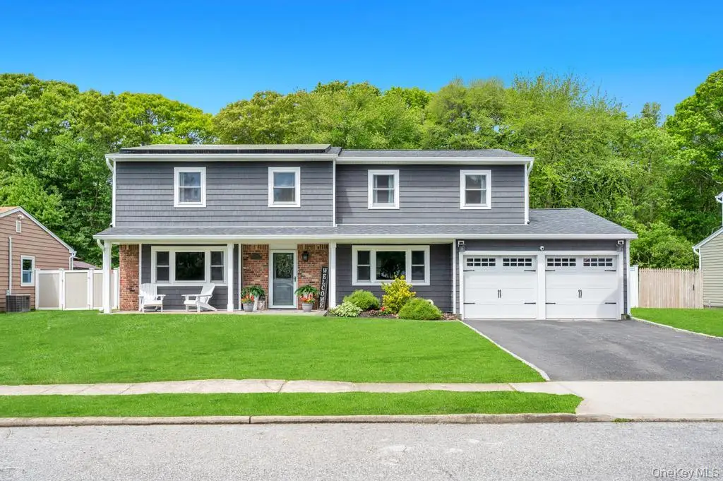 20 Canterbury Court, Oakdale, NY 11769 - #1