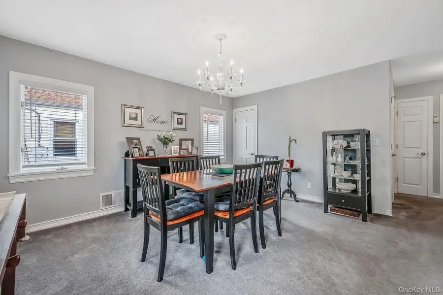10 Gordon Avenue, Westbury, NY 11590 - #2