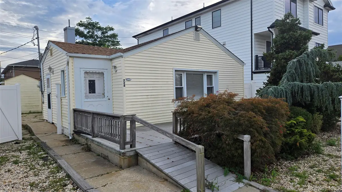 724 E Park Avenue, Long Beach, NY 11561 - #1