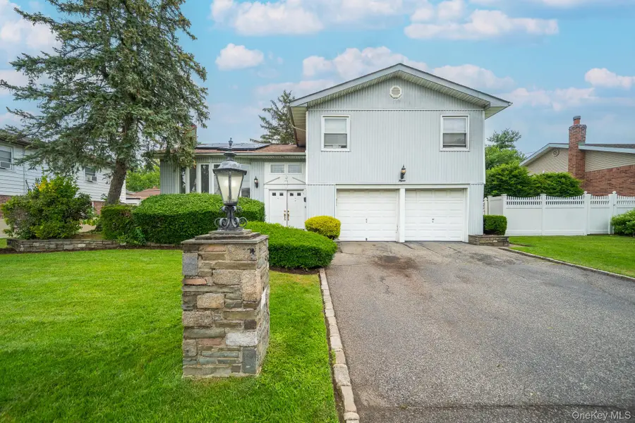 15 Jackie Drive, Westbury, NY 11590 - #2