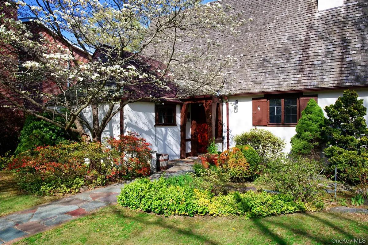 3 Brompton Road, Garden City, NY 11530 - #1