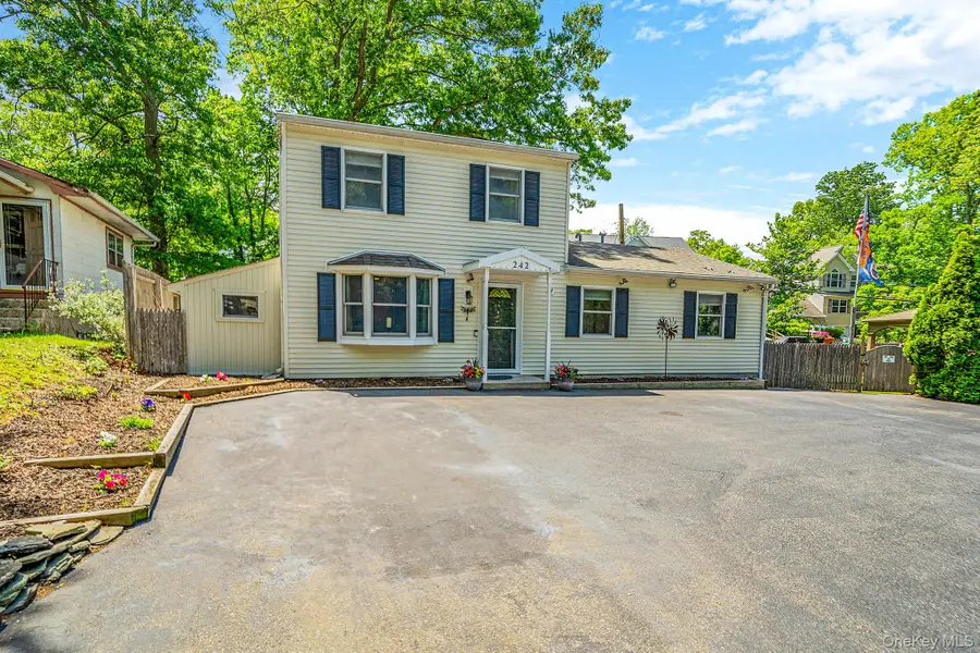 242 Lower Rocky Point Road, Sound Beach, NY 11789 - #3