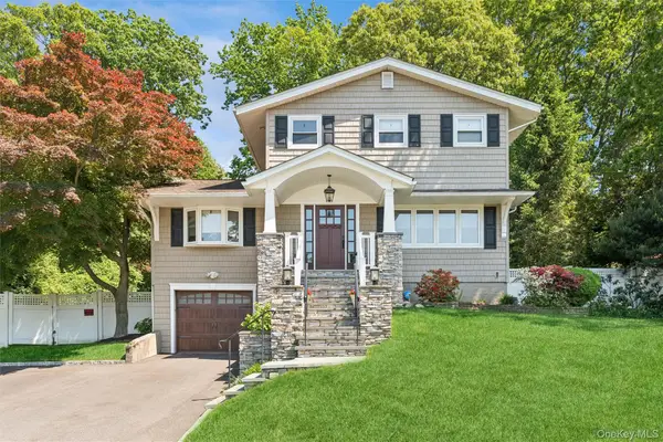 23 Ravenwood Drive, Kings Park, NY 11754
