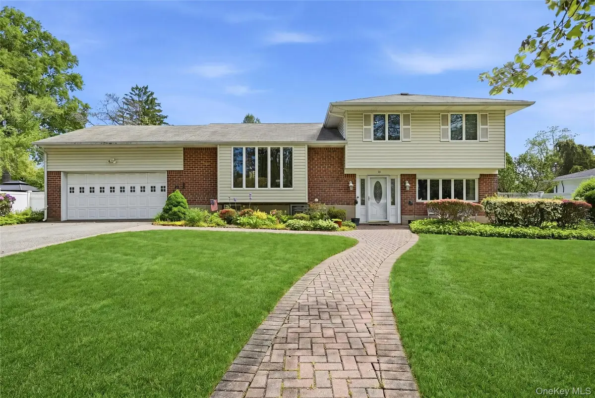 10 Darien Place, East Northport, NY 11731 - #1