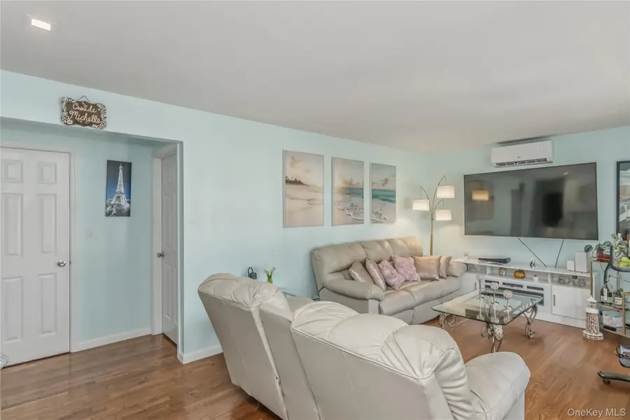 21 Robert Avenue, Massapequa, NY 11758 - #3