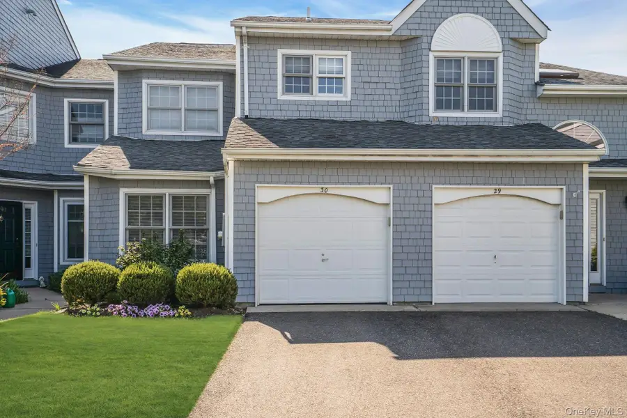 30 Lakebridge Drive S, Kings Park, NY 11754 - #3