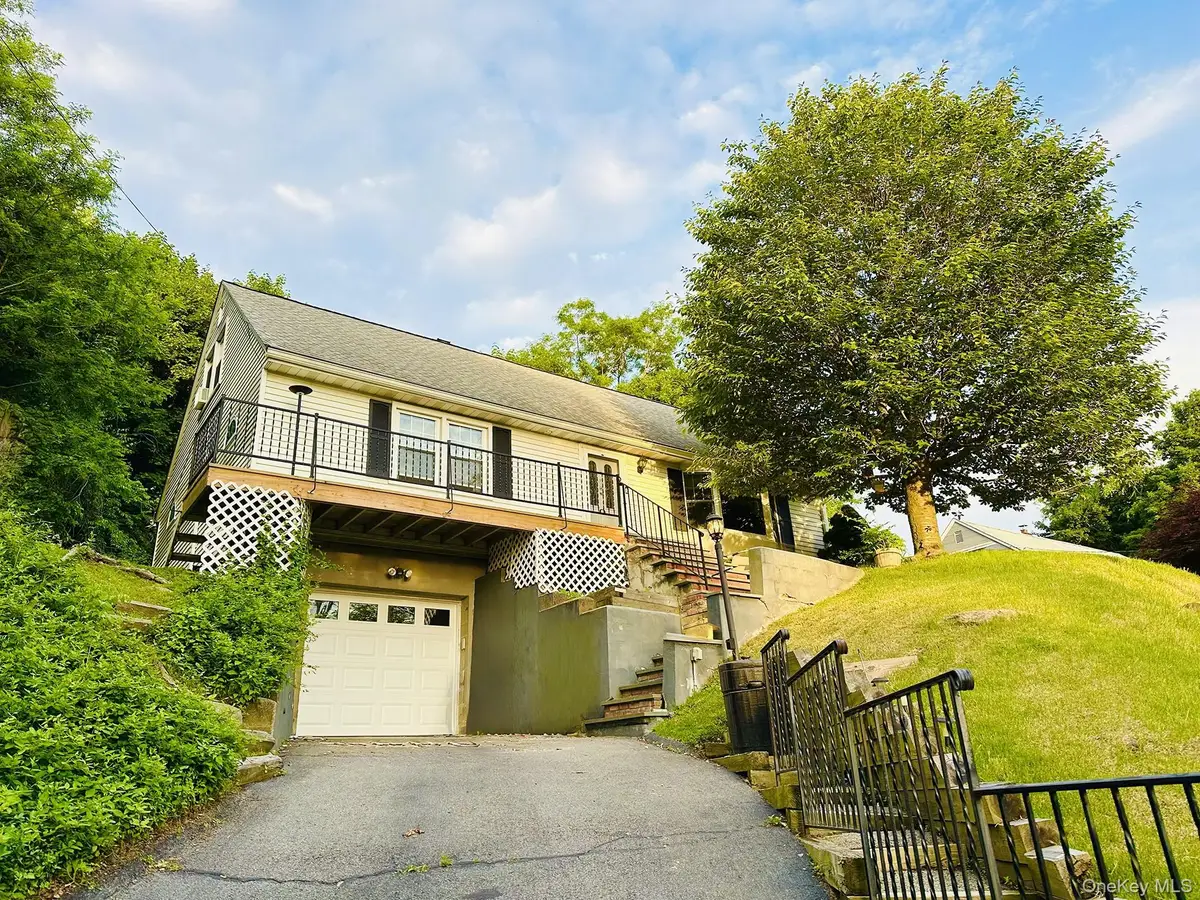 5 Meadowbrook Drive, Ossining, NY 10562 - #1