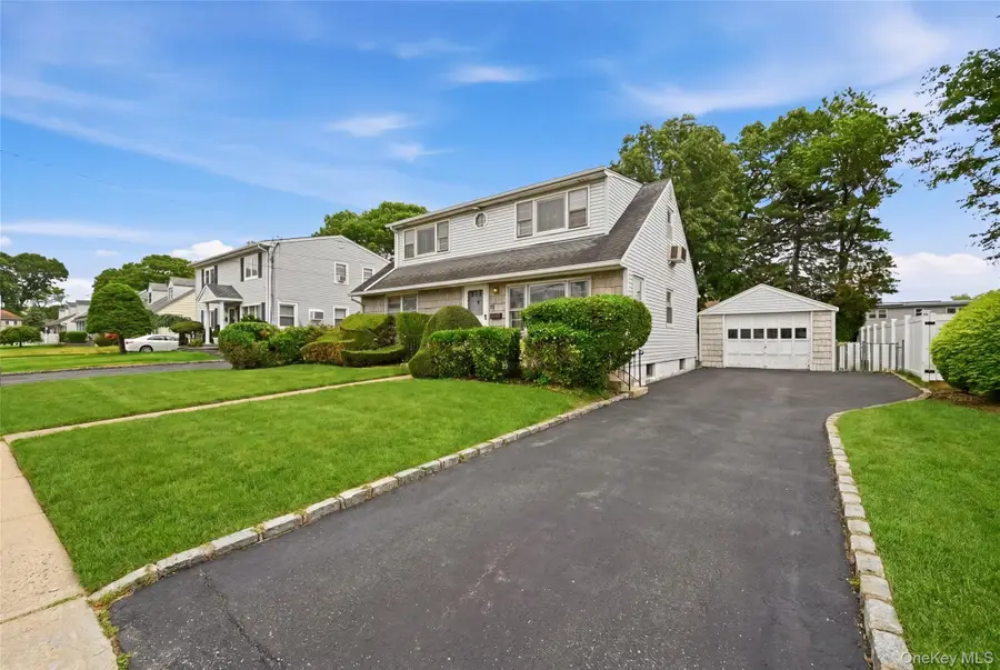 659 Diellen Lane, Elmont, NY 11003 - #2