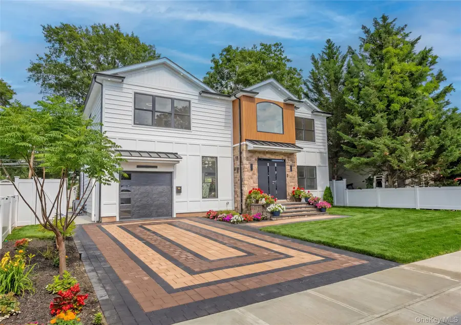 172 Choir Lane, Westbury, NY 11590 - #2