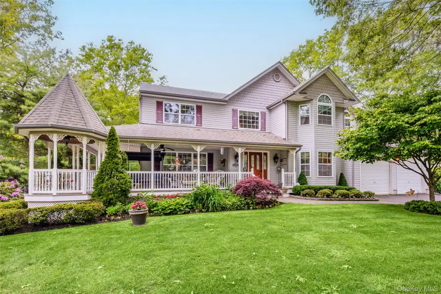8 Frontier Trail, Manorville, NY 11949 - #2