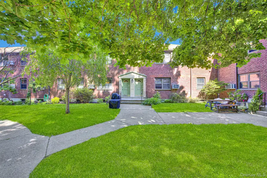 5850 246th Crescent #C7, Douglaston, NY 11362 - #2