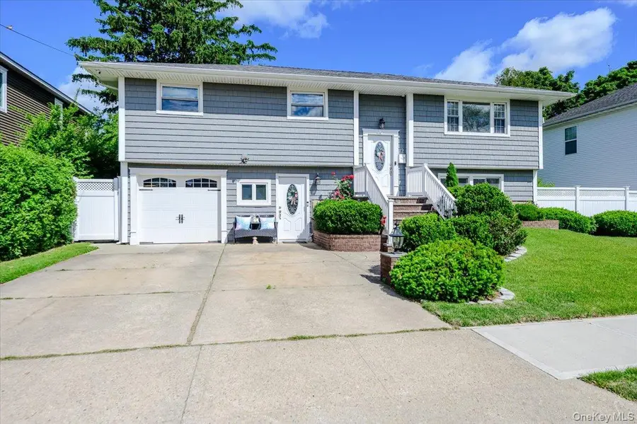 12 Northern Parkway E, Plainview, NY 11803 - #2