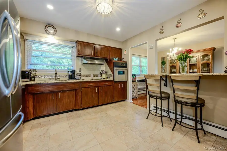 12 Northern Parkway E, Plainview, NY 11803 - #3