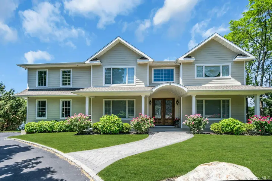 12 Barbara Lane, Glen Cove, NY 11542 - #3