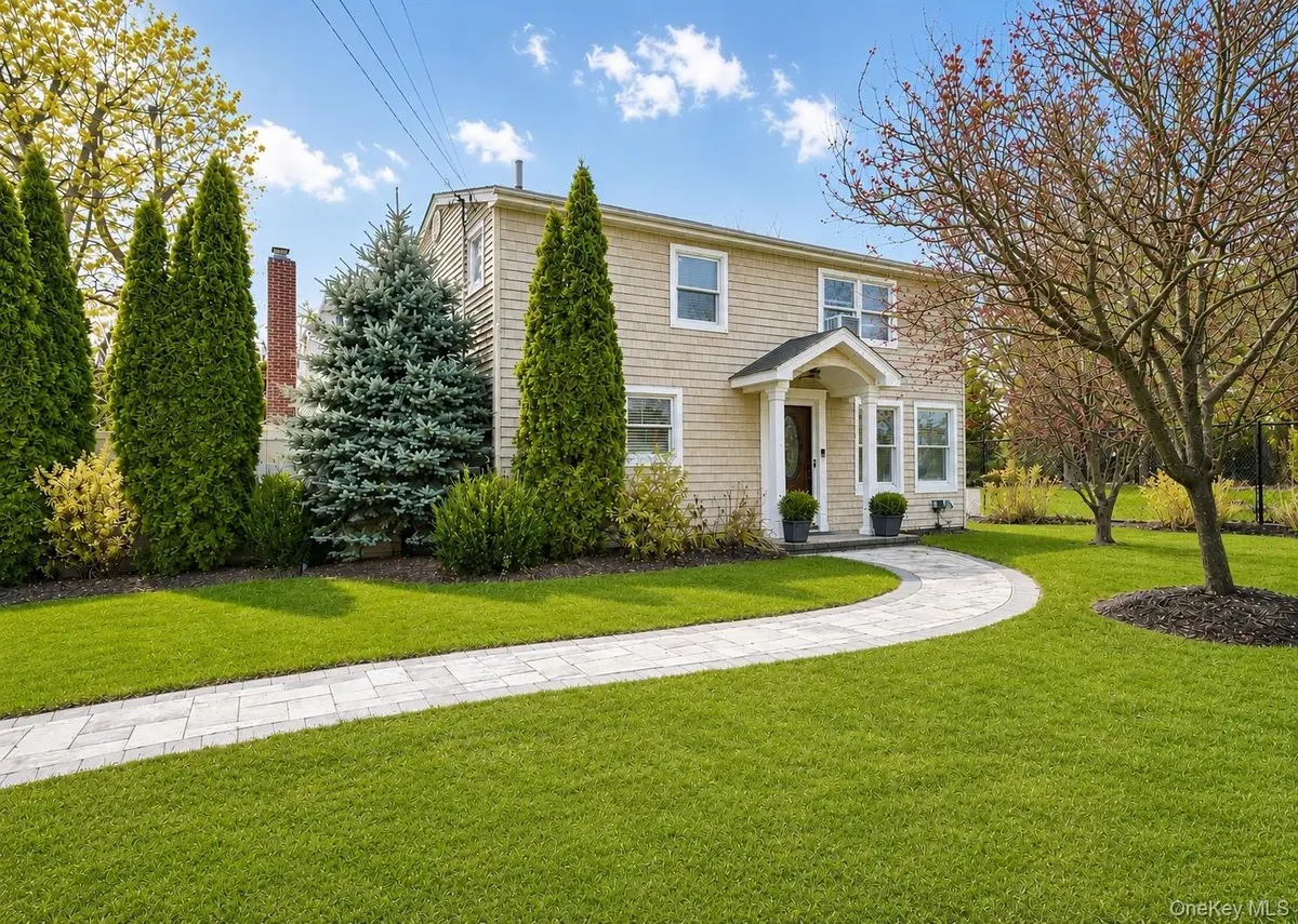 427 Vanderbilt Boulevard, Oakdale, NY 11769 - #1