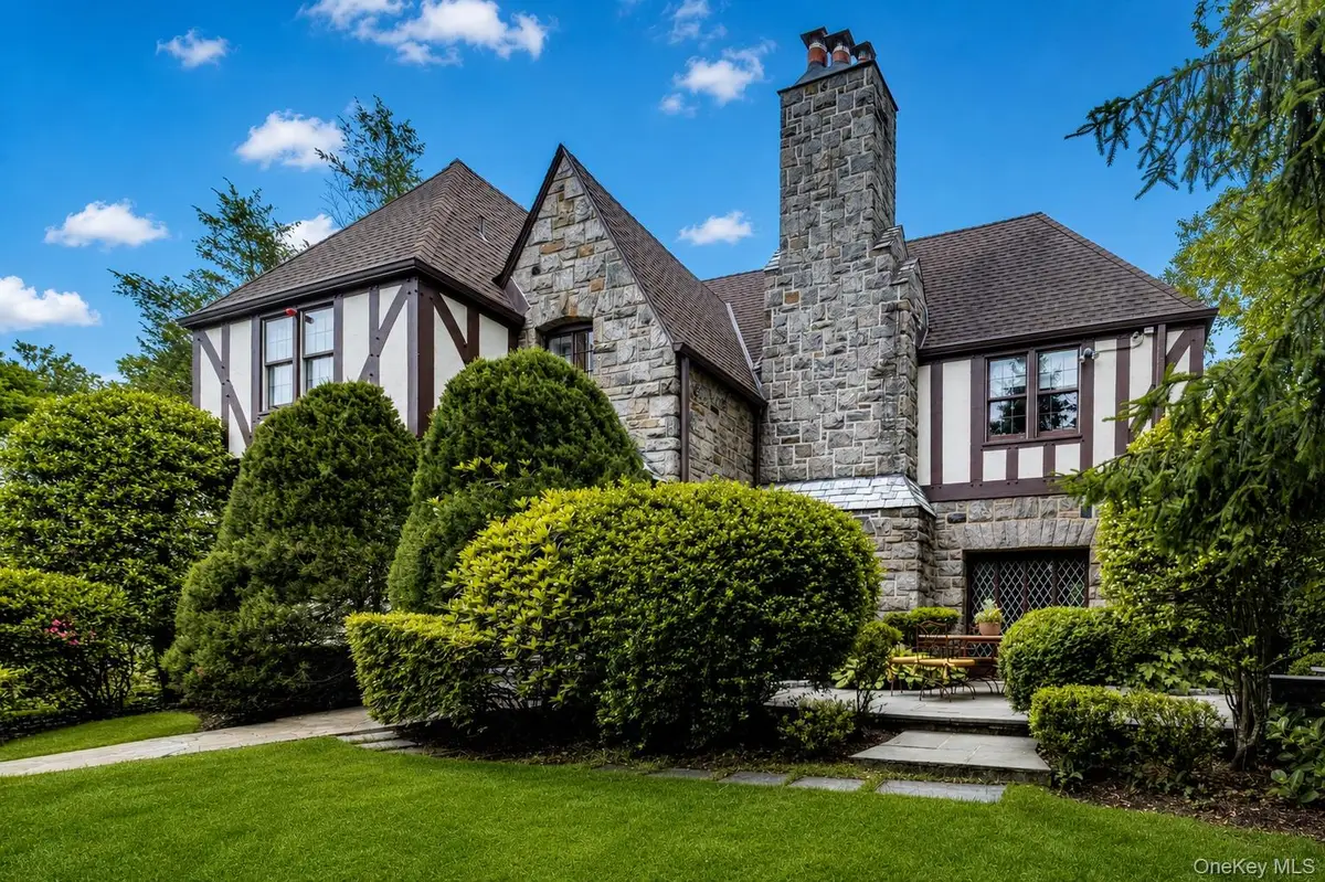 18 Hemlock Road, Bronxville, NY 10708 - #1