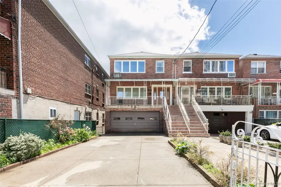 810 Neill Avenue, Bronx, NY 10462 - #2