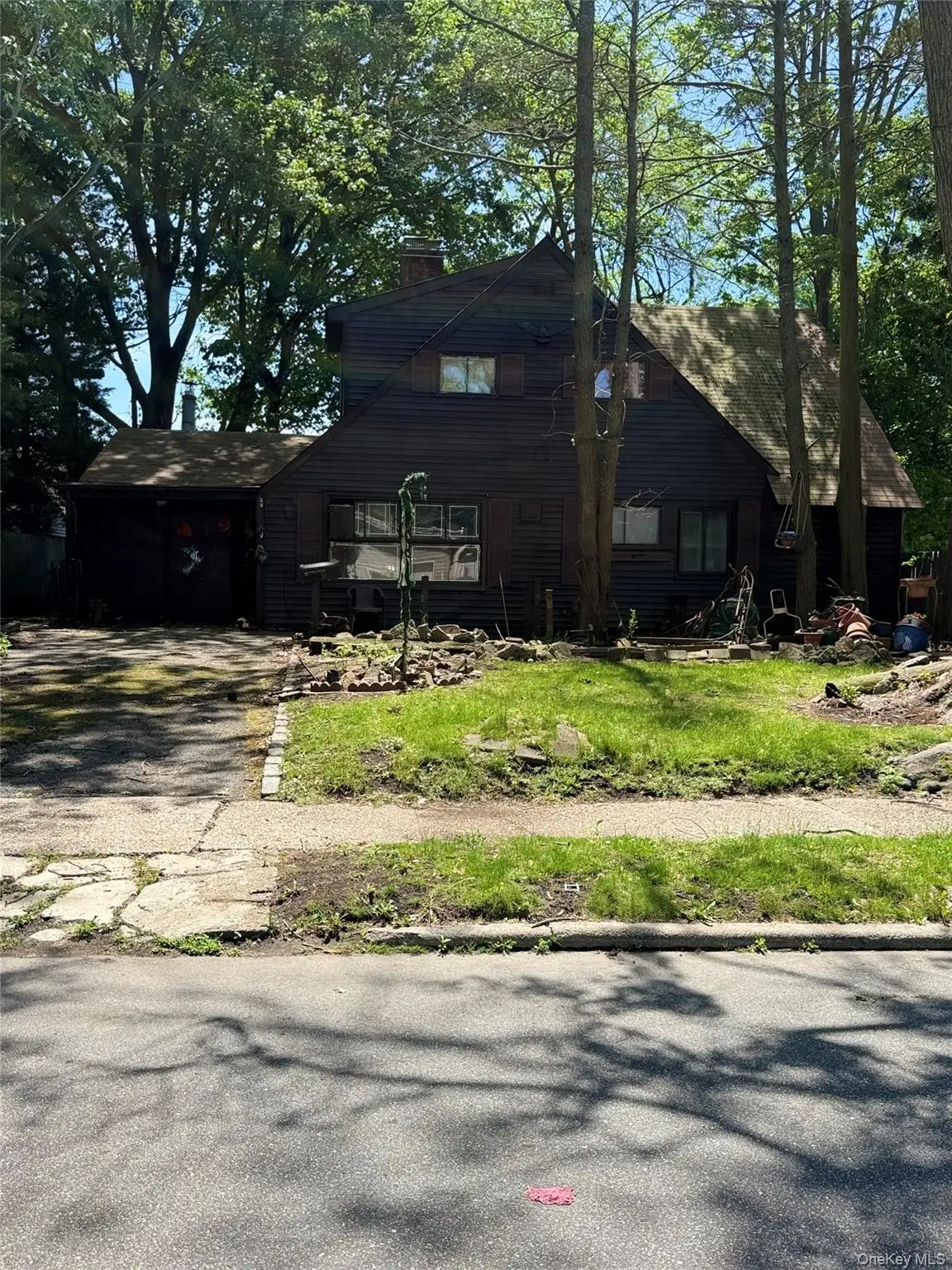 4 Legend Lane, Westbury, NY 11590 - #1