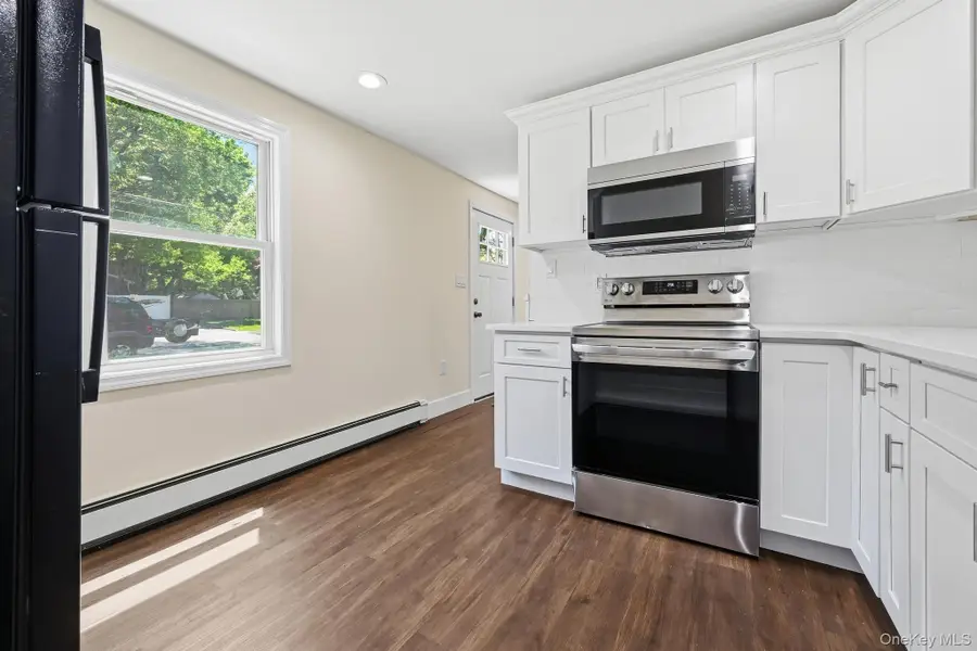 27 Lindner Place, Smithtown, NY 11787 - #3
