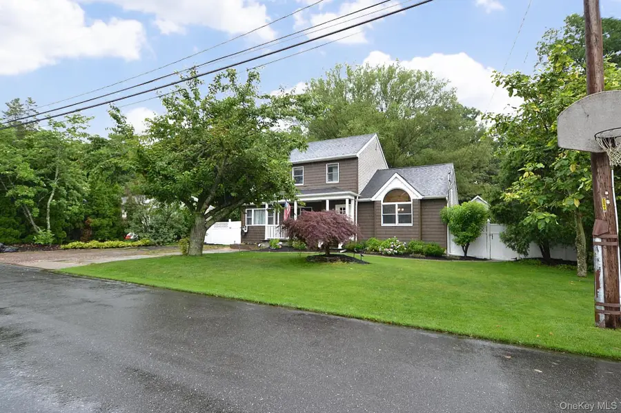 19 Fountain Road, Rocky Point, NY 11778 - #3