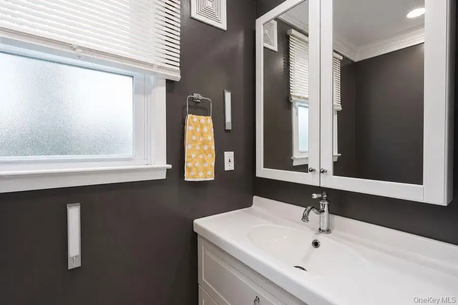 11 Chichester Rd, Huntington Station, NY 11746 - #3