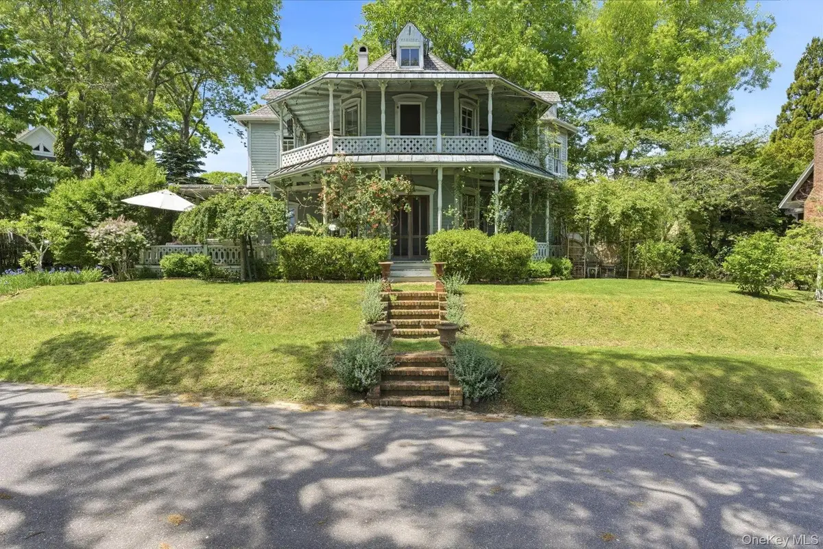 5 Spring Garden Avenue, Shelter Island Heights, NY 11965 - #1
