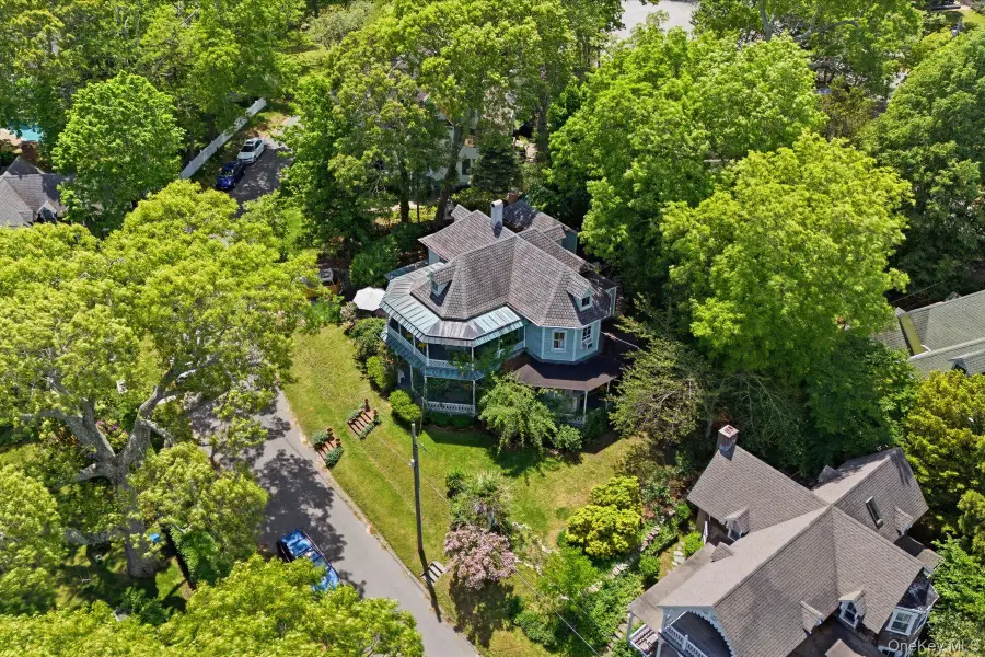 5 Spring Garden Avenue, Shelter Island Heights, NY 11965 - #3