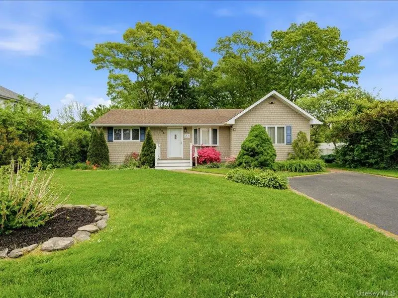 123 Meroke Lane, East Islip, NY 11730 - #1