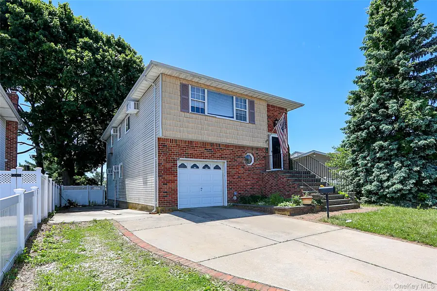 4 Patricia Court, Bethpage, NY 11714 - #2
