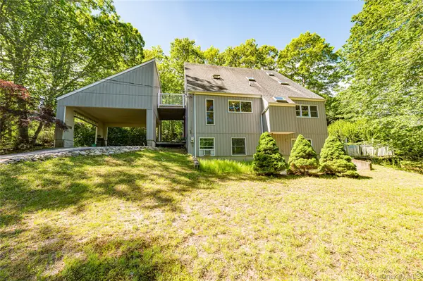14 Sylvester Road, Wading River, NY 11792