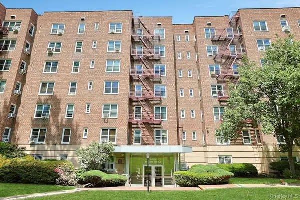1300 Midland Avenue #C39, Yonkers, NY 10704