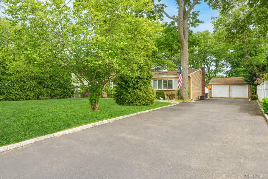 20 Amherst Street, Islip, NY 11751 - #3