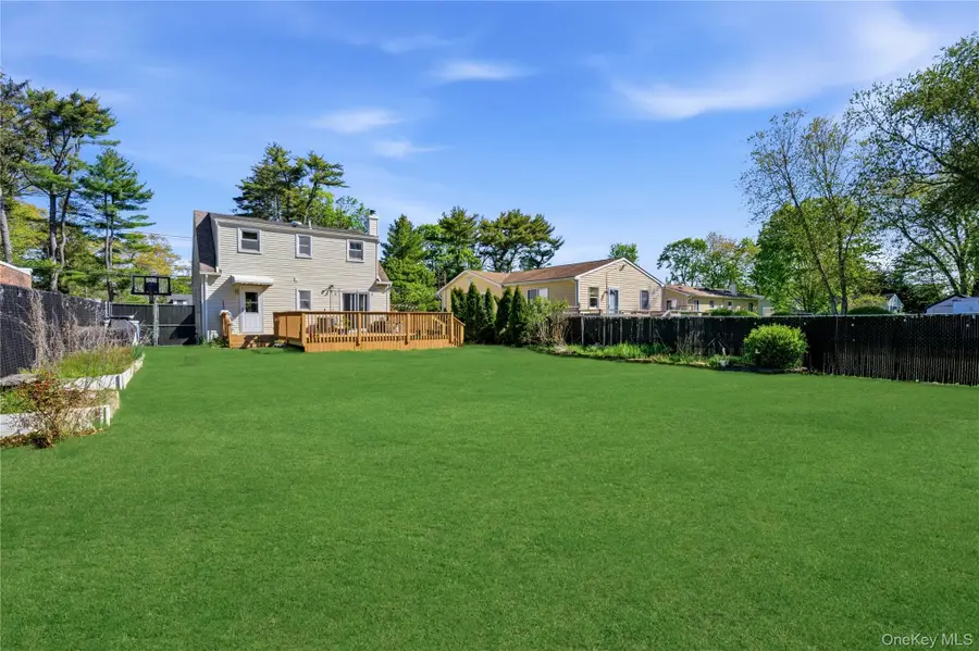 90 Fischer Avenue, Islip Terrace, NY 11752 - #3