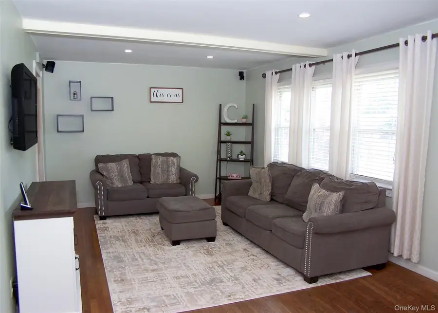 31 Saint Joseph Avenue, Ronkonkoma, NY 11779 - #2