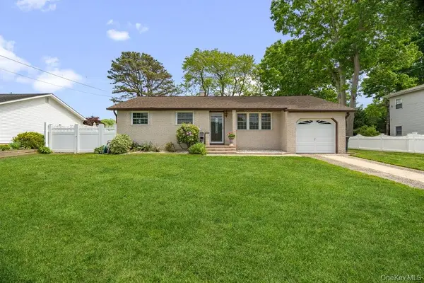 173 Loop Drive, Sayville, NY 11782
