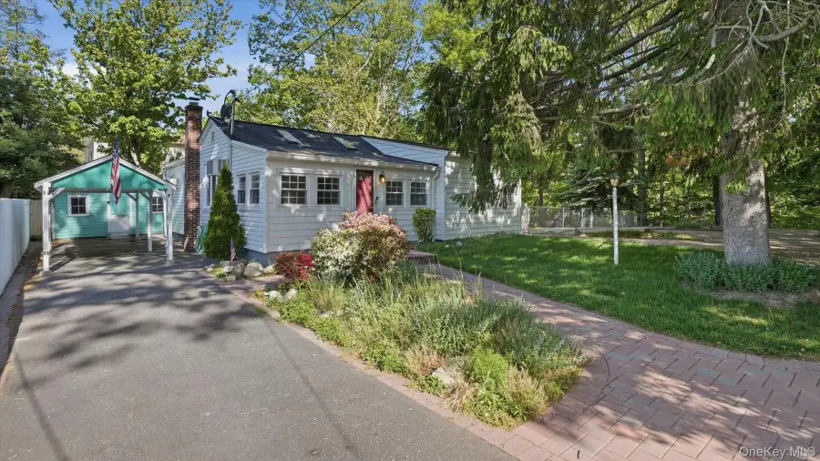 26 Florida Road, Rocky Point, NY 11778 - #2