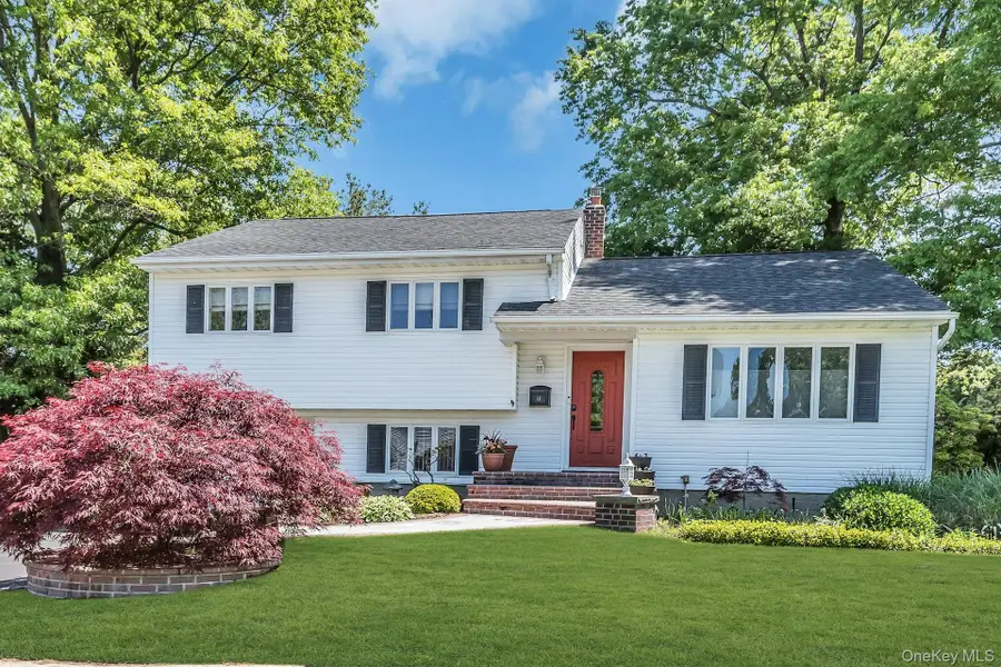 14 Radnor Court, Hicksville, NY 11801 - #2