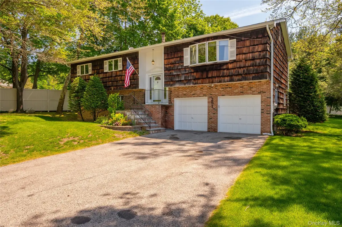 251 Bainbridge Avenue, Thornwood, NY 10594 - #1