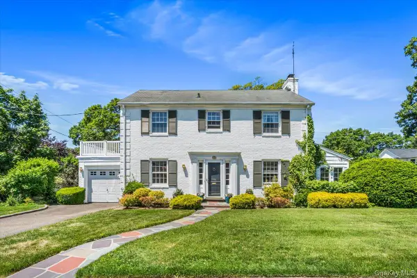 110 Knollwood Road, Rockville Centre, NY 11570