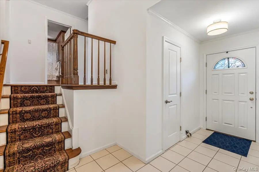 21 Lydia Lane, Garden City, NY 11530 - #2