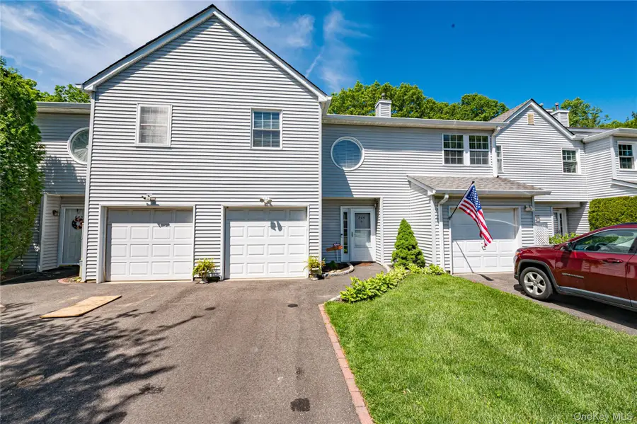 806 Sara Circle, Port Jefferson Station, NY 11776 - #3