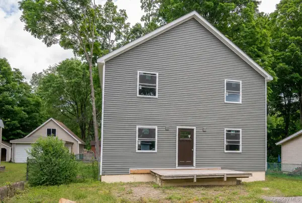 22 Oak Street, Greenwood Lake, NY 10925